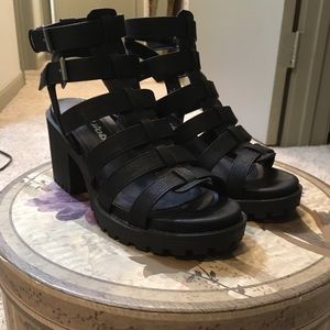 Women’s 90s inspired Block Heel